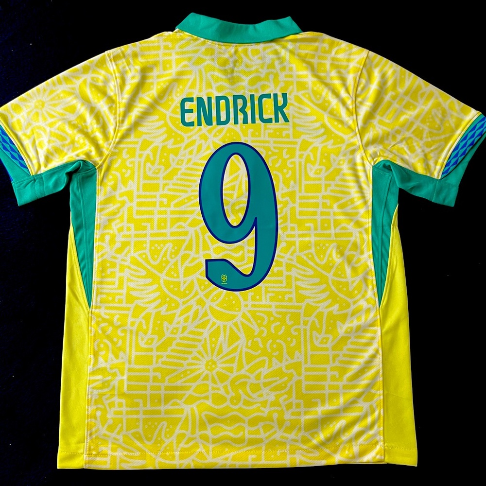 Endrick #9 Brazil 2024 Jersey S/M home yellow Nike kit